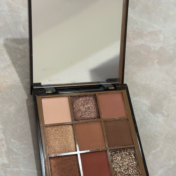 Farmasi Oasis Collection Eyeshadow Palette - Brown - Picture 5 of 9
